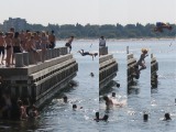 crazy jumping malmoe citicens